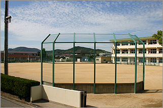 亀川小学校グラウンド